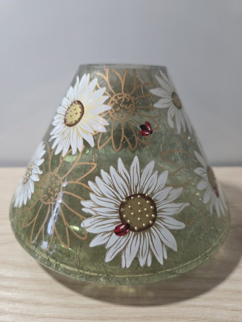 Yankee Candle J/S Ladybug & Daisy Crackle Glass Candle Shade / Topper